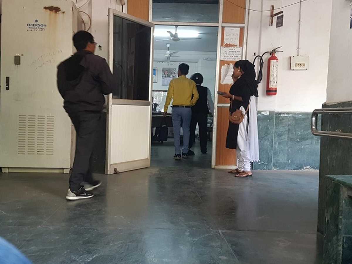 रायपुर कलेक्ट्रेट में अब समय पर आने लगे है कर्मचारी, 5 डिप्टी कलेक्टर की चेकिंग ड्यूटी